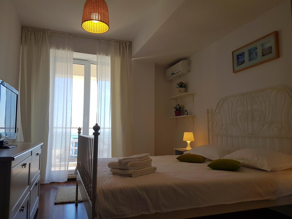 Apartment Summerland Mamaia Εξωτερικό φωτογραφία